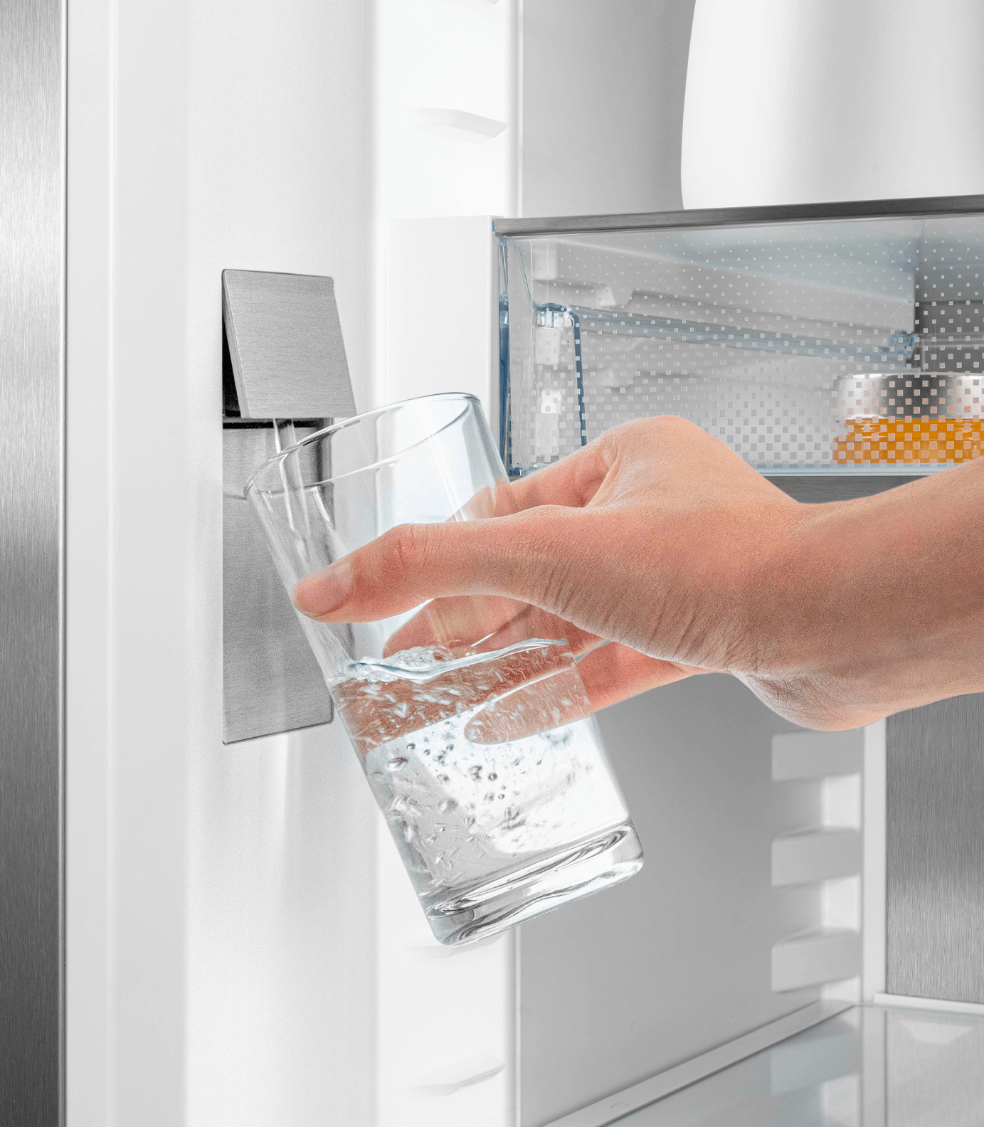 Frigo avec distributeur d'eau et de glaçons : un luxe très pratique !